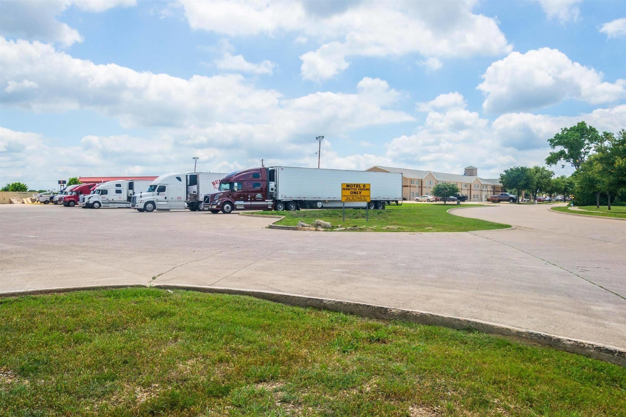 Motel 6-Mesquite, Tx - Rodeo - Convention Ctr Exterior photo