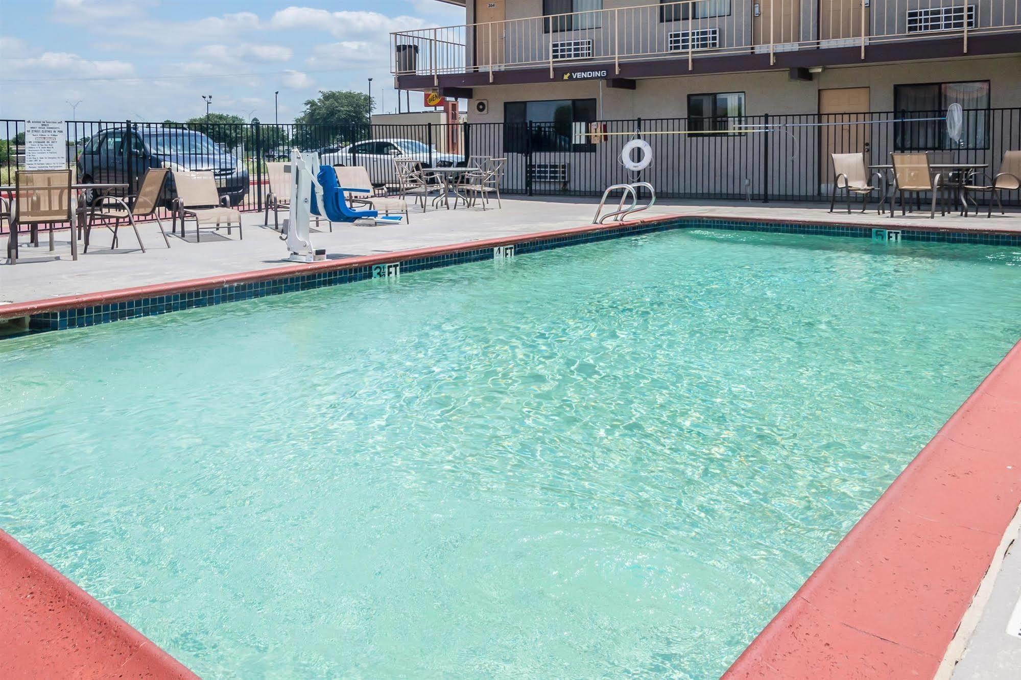 Motel 6-Mesquite, Tx - Rodeo - Convention Ctr Exterior photo